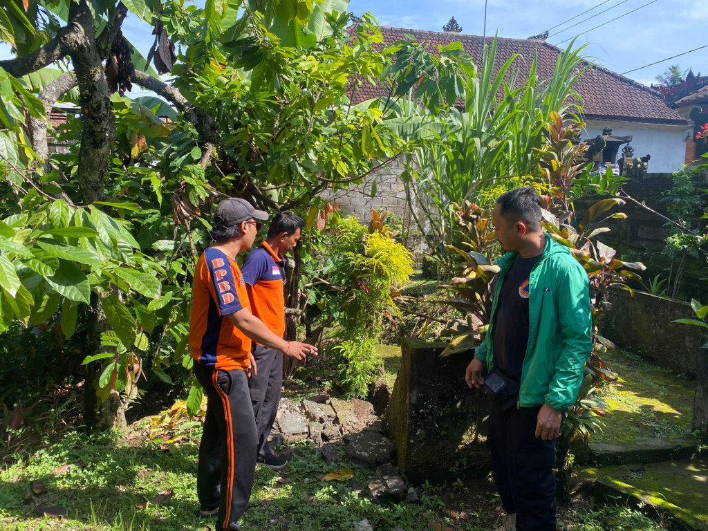 Tembok Penyengker Roboh di Banjar Pangsan, Desa Pangsan, Kecamatan Petang Tanggal 10 Januari 2024